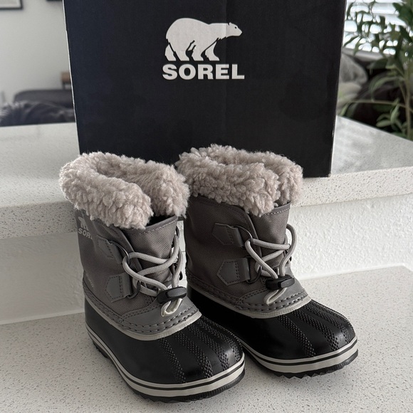Sorel Other - Sorel Children’s Yoot PAC Nylon WP Winter Boots with Plush Fur Collar
